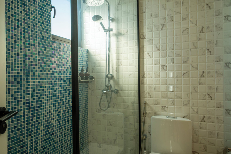 Bathroom 2, Athiri Residence Dhiffushi, Kaafu Atoll