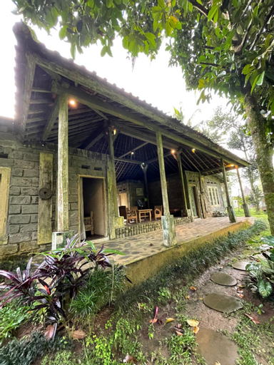 Exterior 5