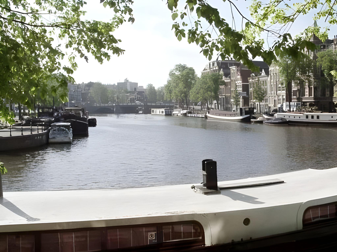 Surrounding environment 2, Amsterdam Canal Guest Apartment, Amsterdam