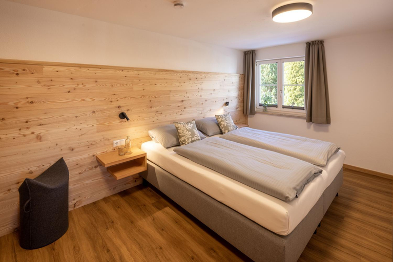 Bedroom 2, Riedbergerhorn - Gasthof & Ferienwohnungen in Bolsterlang, Oberallgäu