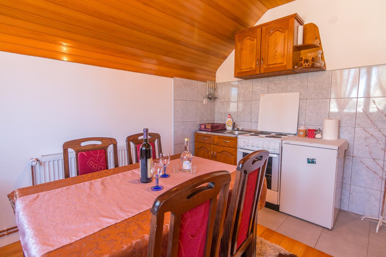 Others 5, Kod Goluba na Tari, Bajina Bašta