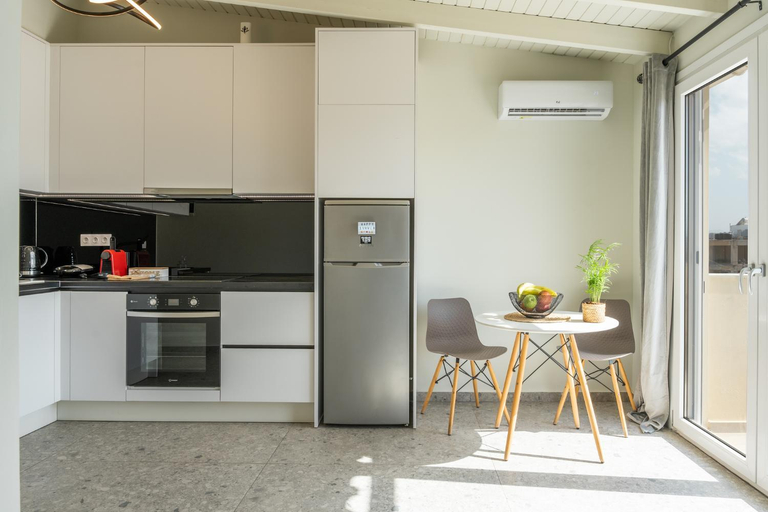 Facilities 2, S12 Apartments, Crete