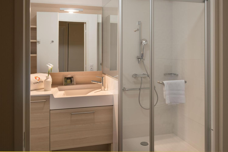 Bathroom 4, DOMITYS - Le Solstice, Yvelines