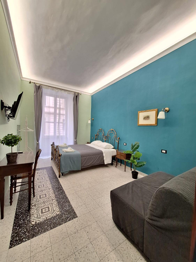 Others 3, The Painter's House, Roma