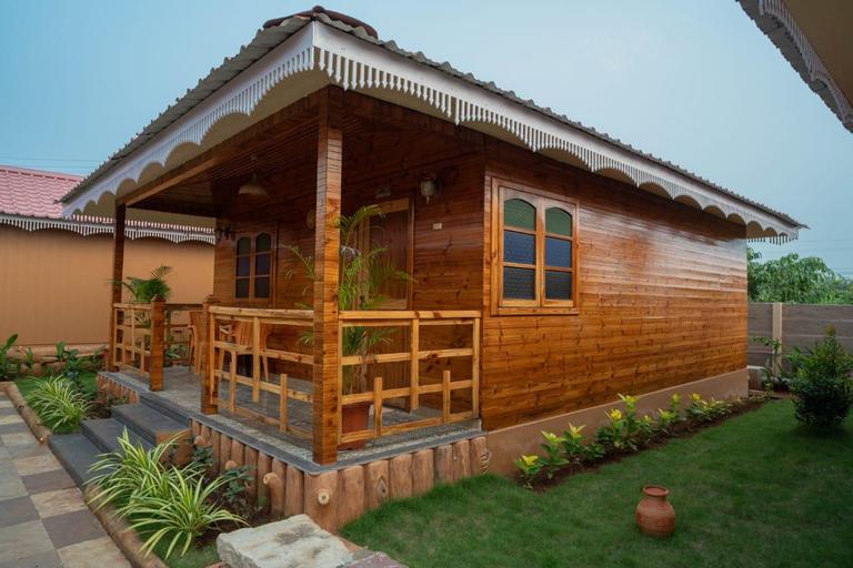 Exterior 10