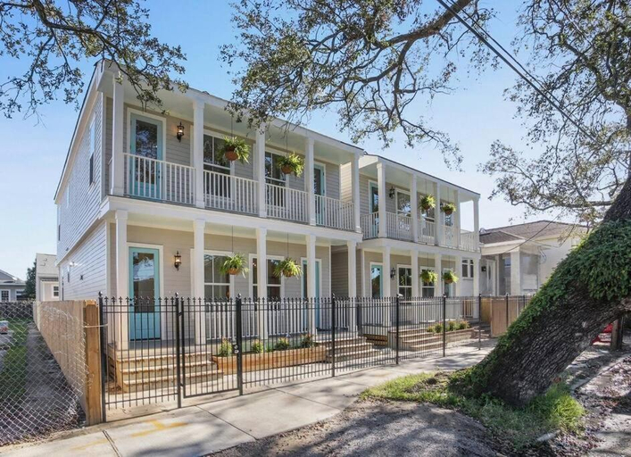 Large Orleans Villa, Orleans