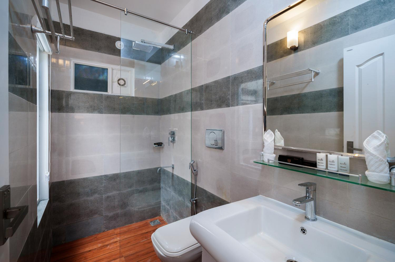 Bathroom 4, Eden Woods Resorts & Spa, Idukki