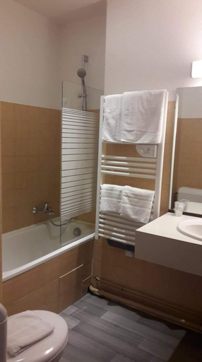 Bathroom 5, Le Fair Play, Landes