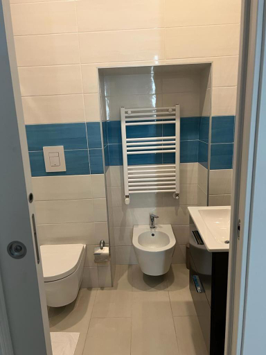 Others 4, Leone Suites Toledo, Napoli