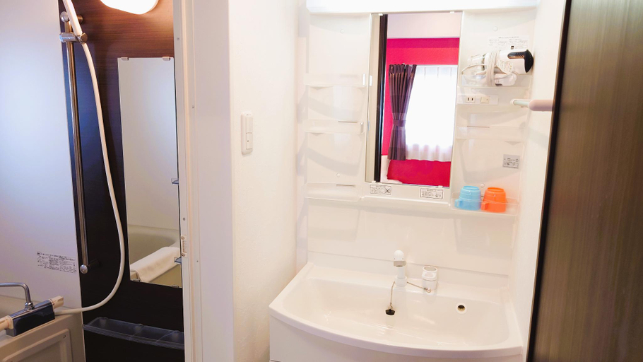 Bathroom 11