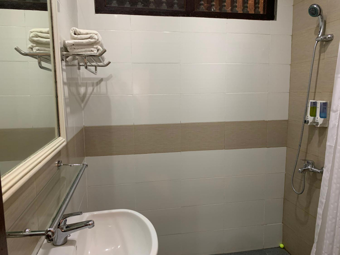 Bathroom 7