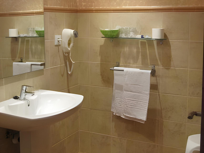 Bathroom 3, Posada Ormas, Cantabria