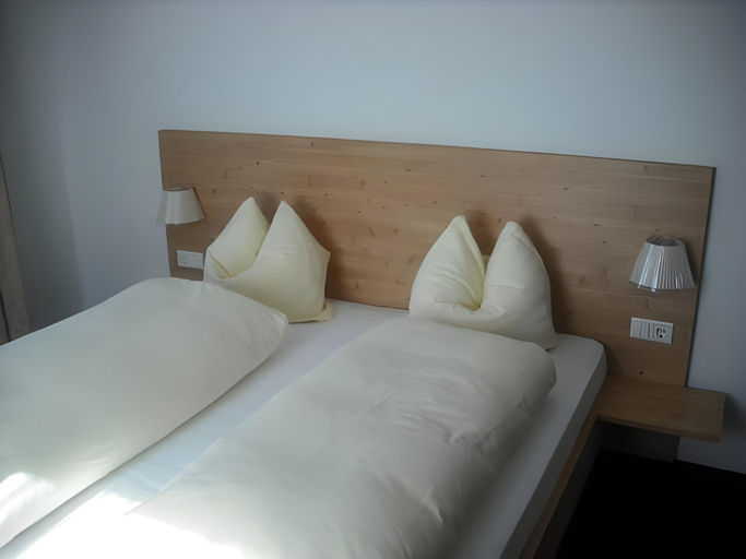 Bedroom 4, Gasthaus zum Kranz, Lörrach