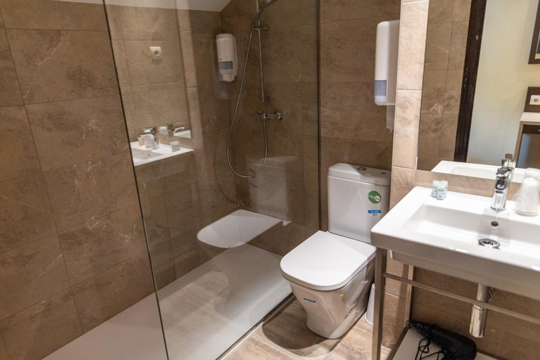 Bathroom 3, Hotel Port 1730, Lleida