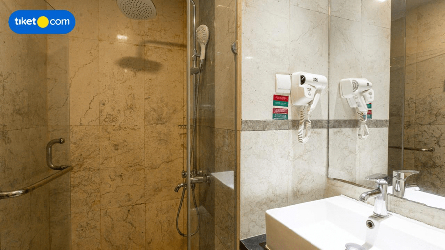 Bathroom 5, Gino Feruci Braga by KAGUM Hotels, Bandung