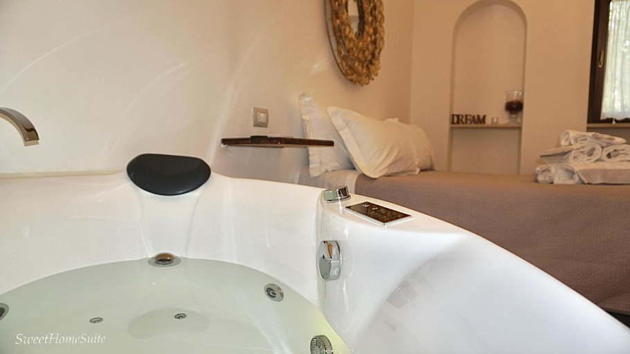 Others 3, Sweet Home Suite, Brindisi