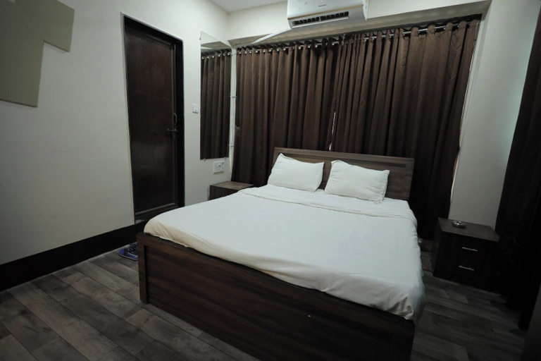 Bedroom 2, The Grand Vinayak Hotel, Surat