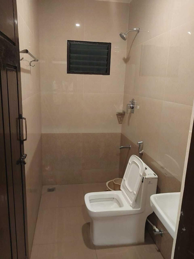 Bathroom 3, Hotel Alankar, Kanniyakumari