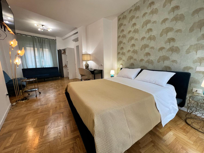 Bedroom 2, Frame of Verona Apartments, Verona