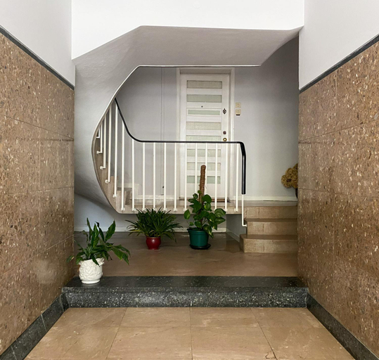Others 2, Convenient 3-Bedroom Apartments next to Bom Sucesso, Porto