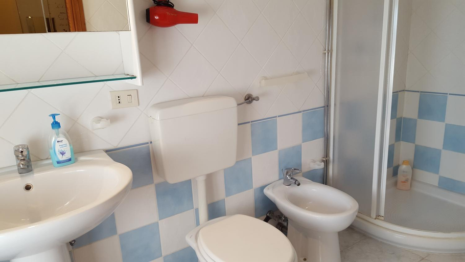 Bathroom 2, B&B da Pietro, Enna