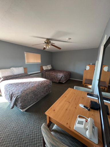 Others 2, Western Motel, Beckham