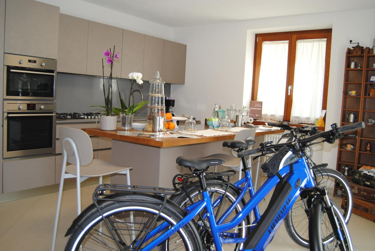 Others 4, B&B LE AQUANE, Brescia