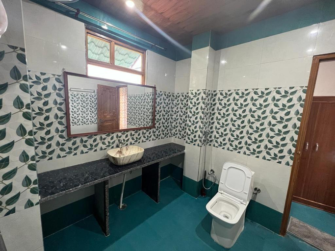 Bathroom 2