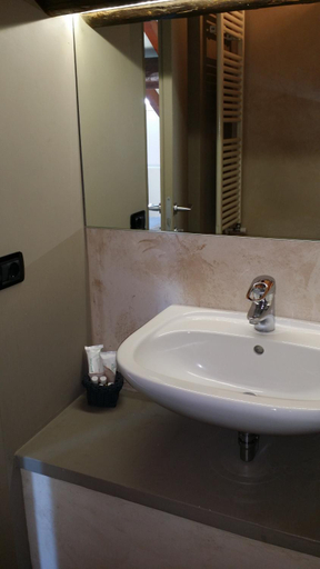 Others 5, B&B La Bergamina 26, Milano