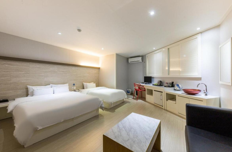 Bedroom 4, Seosan Daesan Hotel, Seosan