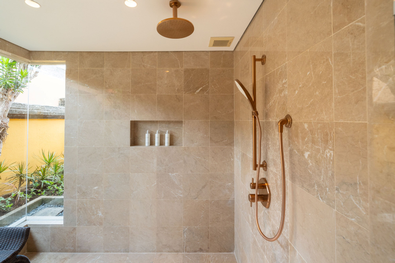 Bathroom 4