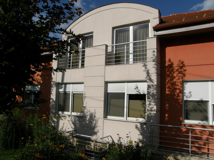 Others 5, Promedicum Panzio, Veszprém