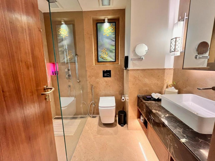 Bathroom 3, Vivanta Tawang, Tawang
