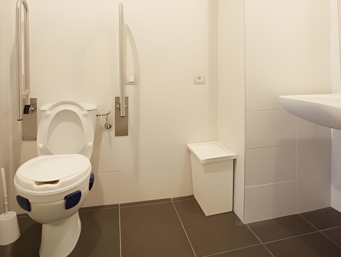 Bathroom, El Albergue de la Catedral, Álava