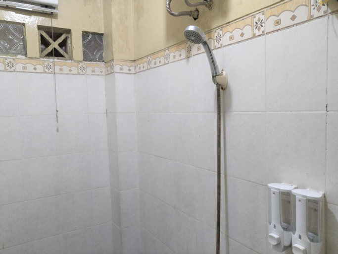 Bathroom 23