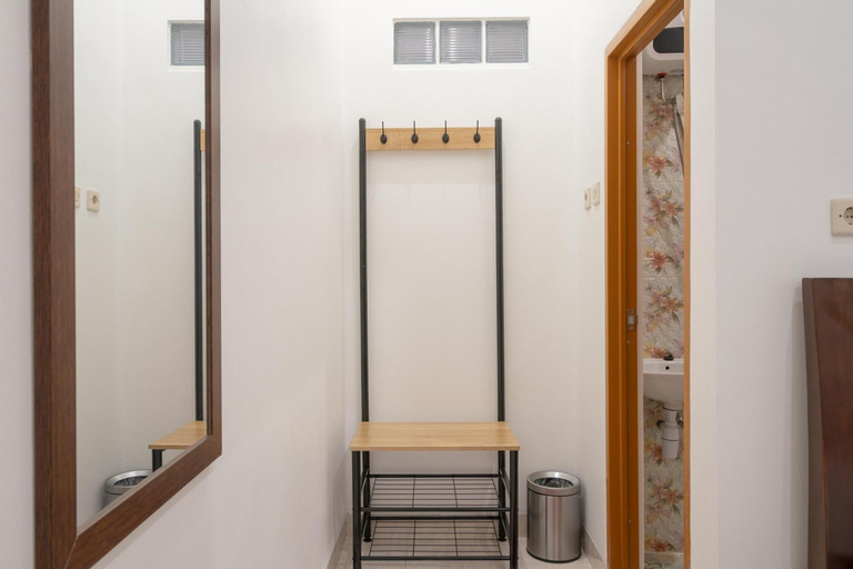 Bathroom 11