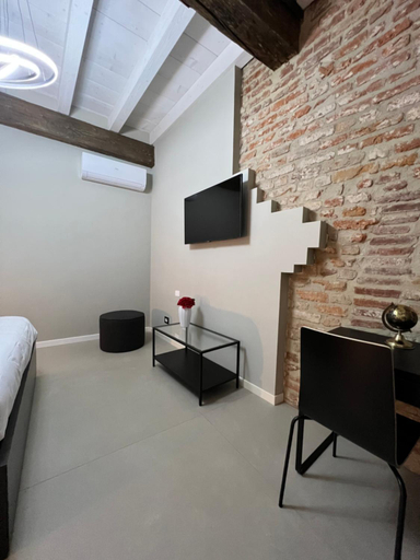 Others 5, V&B Suites and Apartments, Pavia
