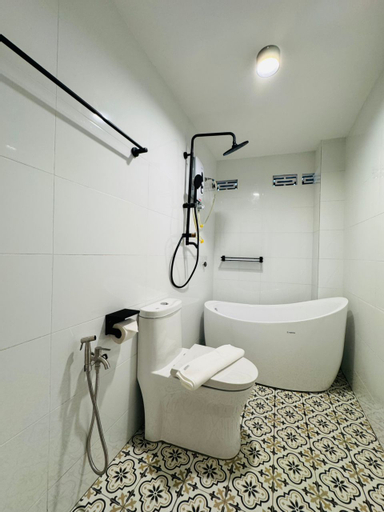 Bathroom 7