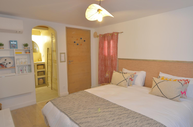 Bedroom 2, Evasion, Gard