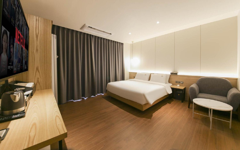 Bedroom 2, The Van Hotel, Gimhae