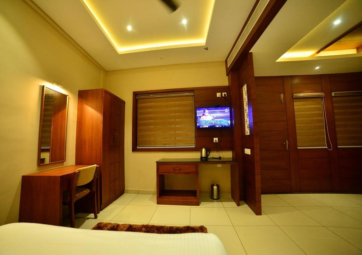 Others 5, Hotel Priya, Malappuram
