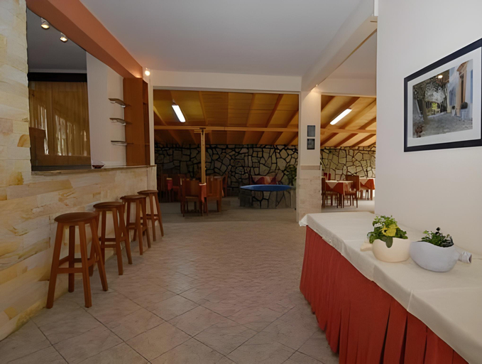 Others 4, Meni Studios, East Macedonia and Thrace