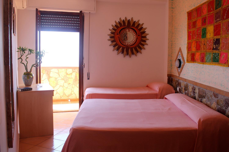 Bedroom 4, Hotel Diana, Palermo