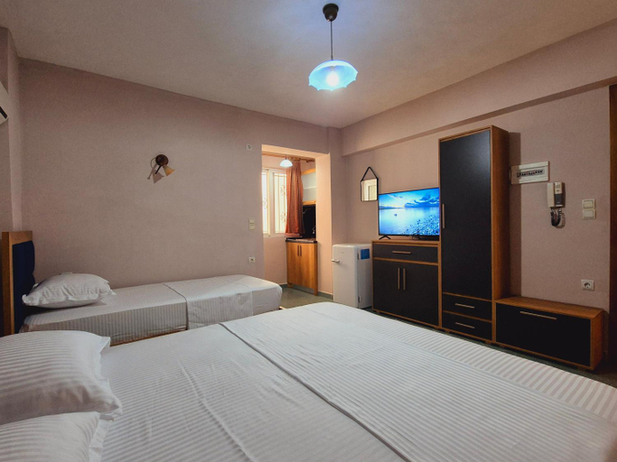 Others 5, Barcelona Rooms, Sarandës