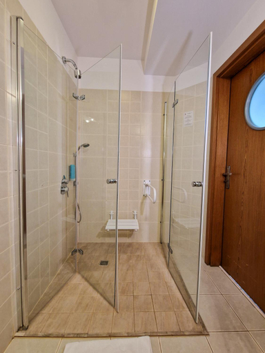 Bathroom 3, Hotel 77 Restauracja Spa, Puck