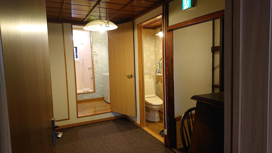Bathroom 3, Live Cafe Hisui No Umi, Itoigawa