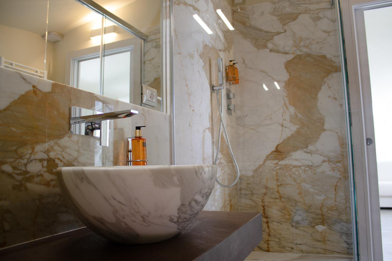 Bathroom 8