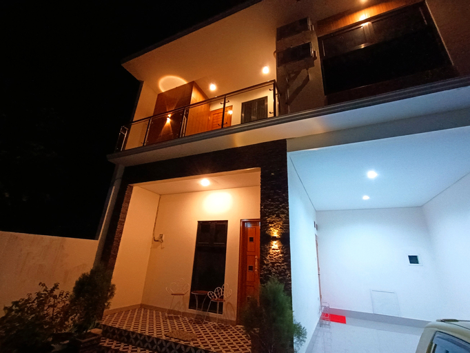 Exterior 9