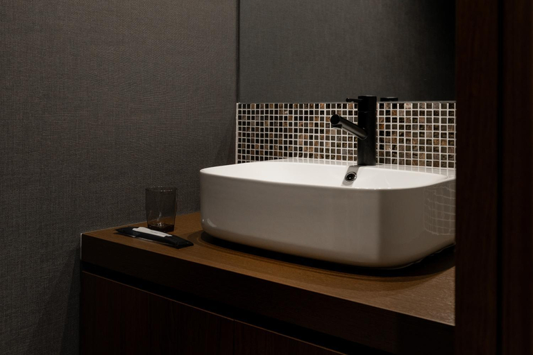 Bathroom 4, COCOSHUKU Shinjuku-Hanazono, Shinjuku