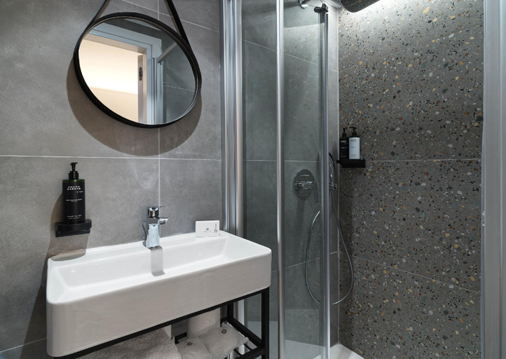 Others 4, Le Vert Suites Platres